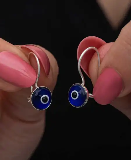 Gümüş Sallantılı Nazar Kadın Küpe