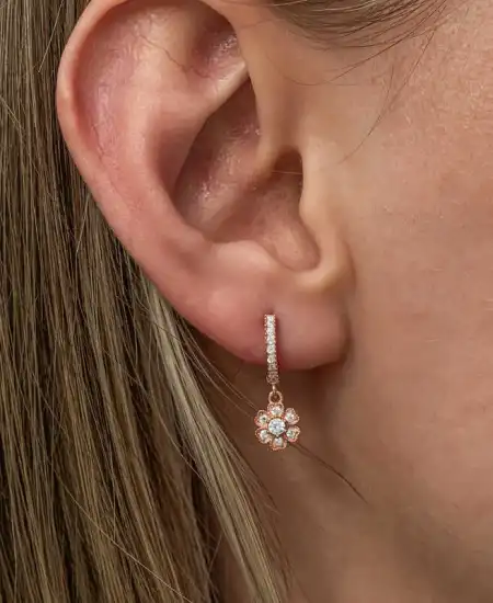 Gümüş Sallantılı Rose Minimal Çiçek Kadın Küpe