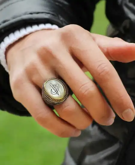 Gümüş Sedef Taşlı Eli Vav Erkek Yüzük