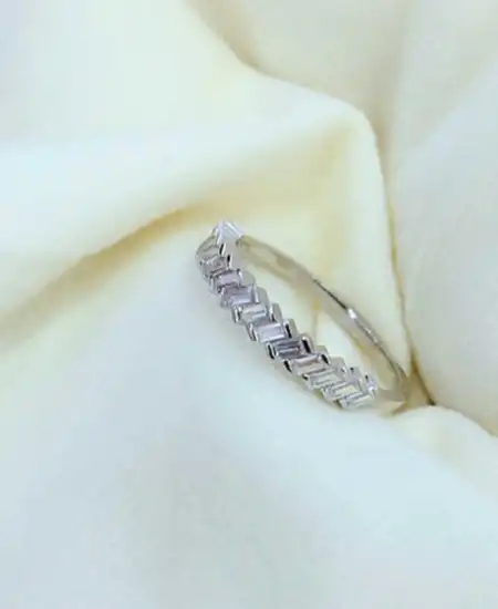 Gümüş Sıralı Baget Taşlı Bayan Yüzük