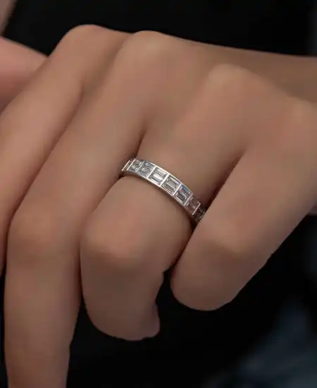 Gümüş Sıralı Baget Taşlı Kadın Yüzük