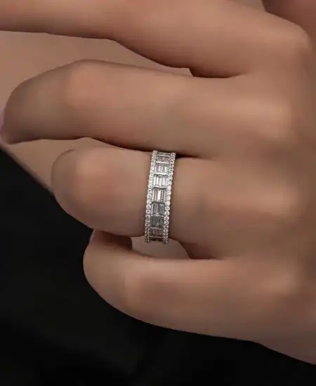 Gümüş Sıralı Baget Taşlı Kadın Yüzük