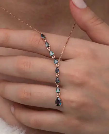 Gümüş Sıralı Mistik Topaz Taşlı Damla Kadın Kolye