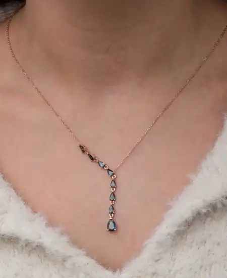 Gümüş Sıralı Mistik Topaz Taşlı Damla Kadın Kolye