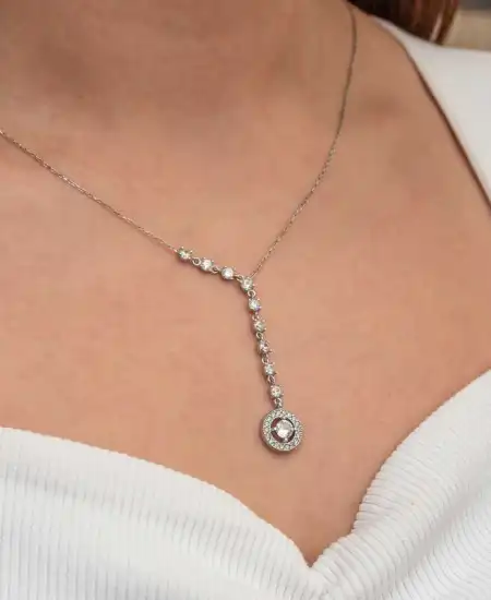 Gümüş Sıralı Zirkon Taşlı Çember Kadın Kolye