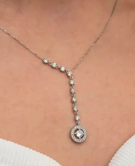 Gümüş Sıralı Zirkon Taşlı Çember Kadın Kolye