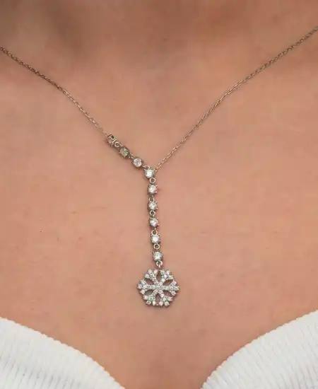 Gümüş Sıralı Zirkon Taşlı Kar Tanesi Kadın Kolye