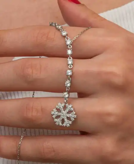 Gümüş Sıralı Zirkon Taşlı Kar Tanesi Kadın Kolye