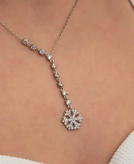 Gümüş Sıralı Zirkon Taşlı Kar Tanesi Kadın Kolye