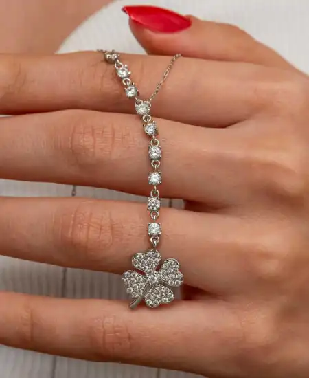 Gümüş Sıralı Zirkon Taşlı Yonca Kadın Kolye