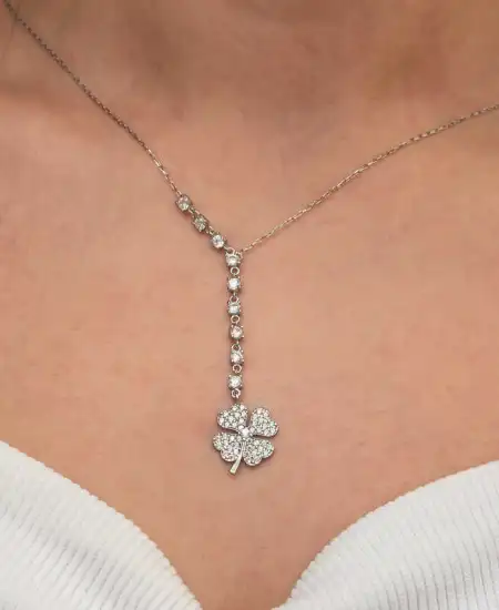 Gümüş Sıralı Zirkon Taşlı Yonca Kadın Kolye