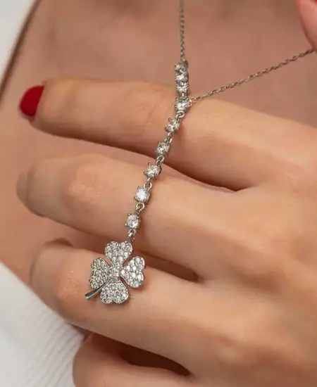 Gümüş Sıralı Zirkon Taşlı Yonca Kadın Kolye