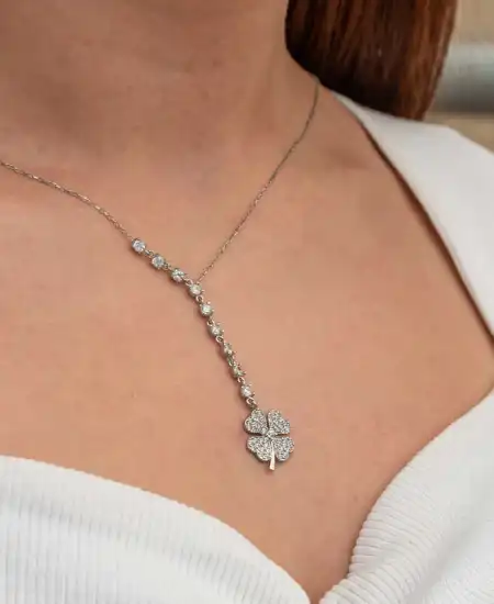 Gümüş Sıralı Zirkon Taşlı Yonca Kadın Kolye