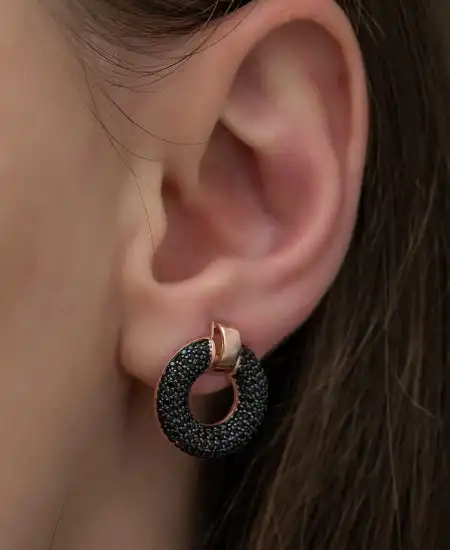 Gümüş Siyah Çok Taşlı Daire Bayan Küpe