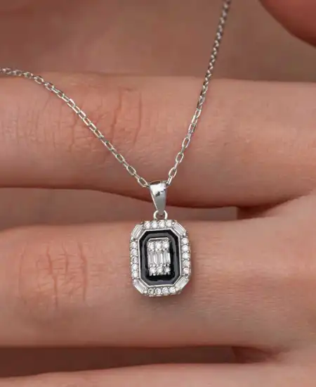 Gümüş Siyah Mineli Baget Kadın Kolye