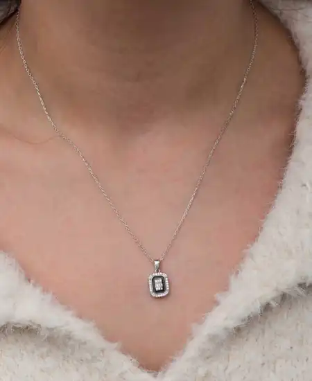 Gümüş Siyah Mineli Baget Kadın Kolye