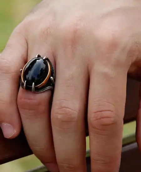 Gümüş Siyah Taşlı Kartal Pençesi Erkek Yüzük