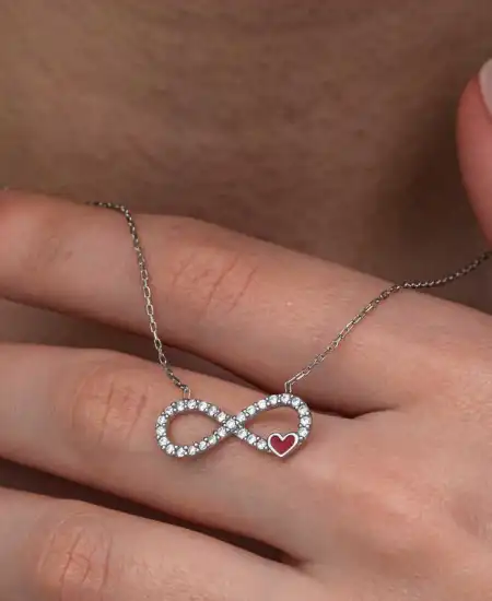 Gümüş Sonsuzluk Kırmızı Kalpli Kadın Kolye