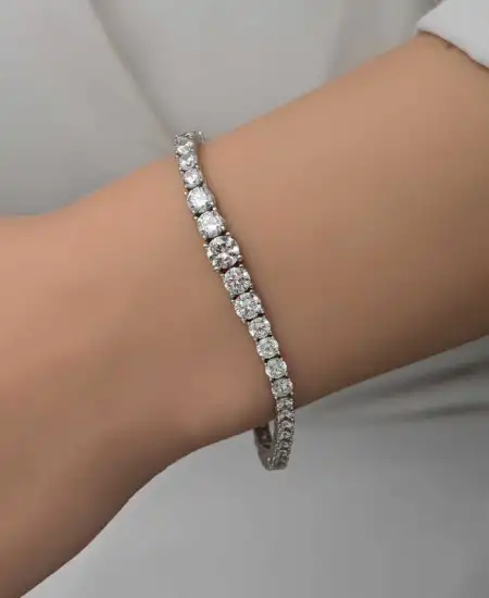 Gümüş Süzme Beyaz Taşlı Su Yolu Kadın Bileklik