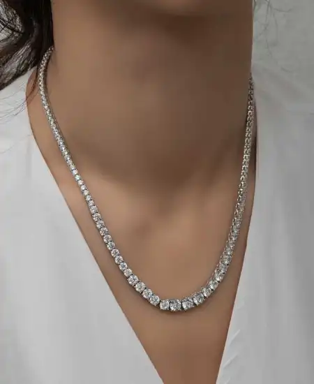 Gümüş Süzme Beyaz Taşlı Su Yolu Kadın Kolye