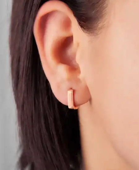 Gümüş Taşsız J Bayan Küpe