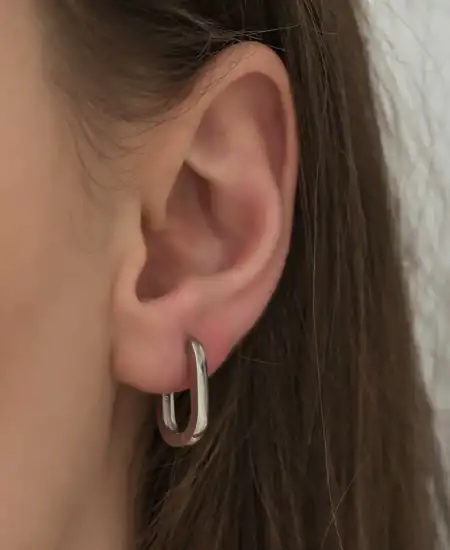 Gümüş Taşsız J Bayan Küpe