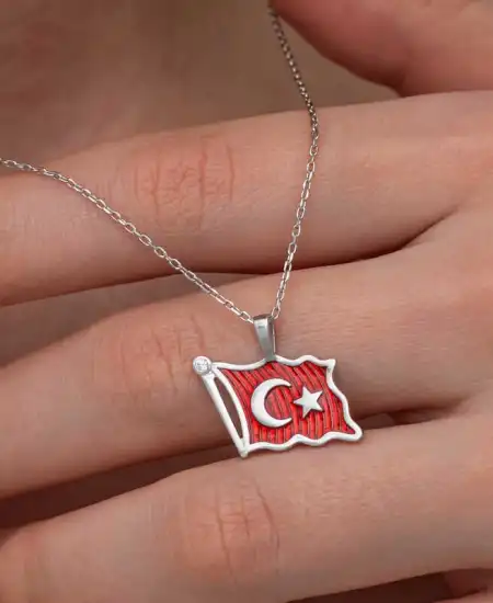 Gümüş Türk Bayrağı Kadın Kolye