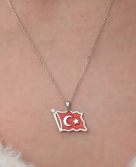 Gümüş Türk Bayrağı Kadın Kolye