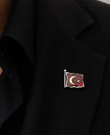 Gümüş Türk Bayrağı Rozet