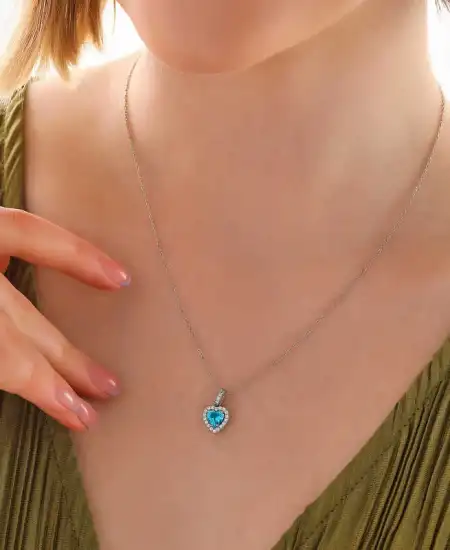 Gümüş Turkuaz Taşlı Kalpli Kadın Kolye