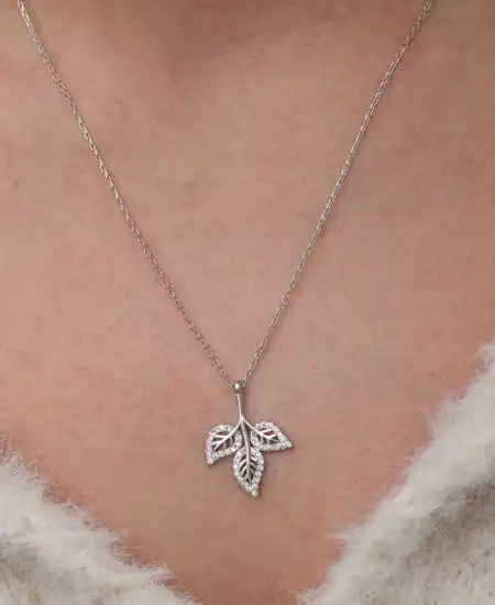 Gümüş Üç Yaprak Kadın Kolye