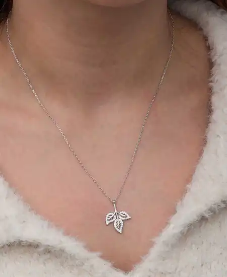 Gümüş Üç Yaprak Kadın Kolye