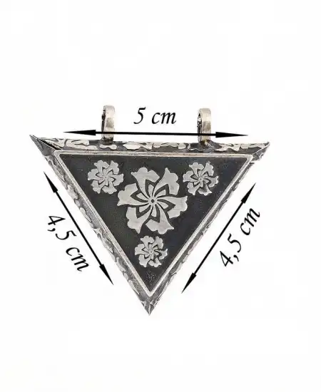 Gümüş Üçgen İçi Açılabilen Çiçek Muskalık Kolye
