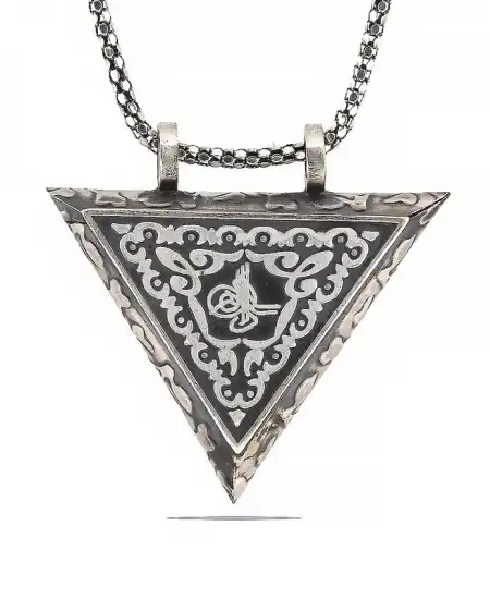 Gümüş Üçgen İçi Açılabilen Tuğra Muskalık Kolye