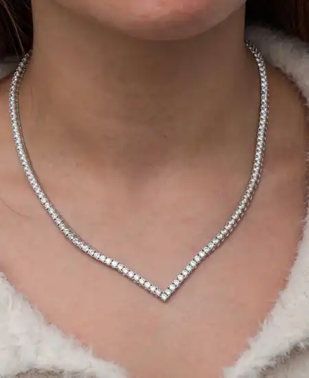 Gümüş V Model Su Yolu Kadın Kolye