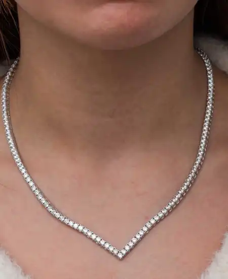 Gümüş V Model Su Yolu Kadın Kolye