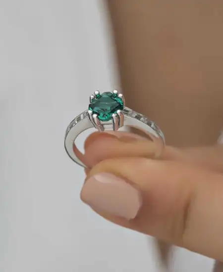 Gümüş Yeşil Baget Tek Taş Kadın Yüzük