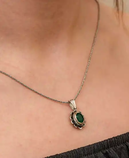 Gümüş Yeşil Çiçek Desenli Otantik Kadın Kolye