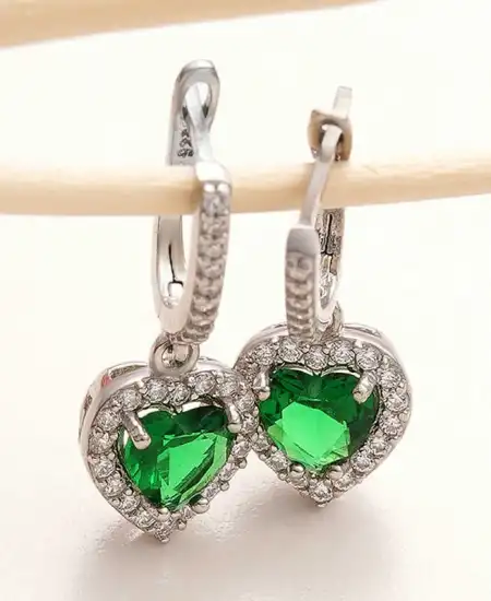 Gümüş Yeşil Taşlı Kalpli Kadın Küpe