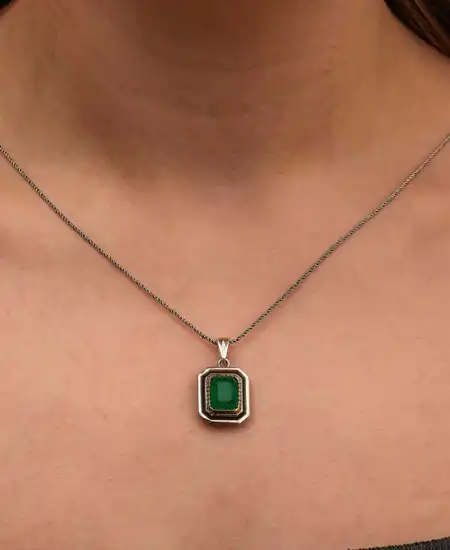 Gümüş Yeşil Taşlı Otantik Kadın Kolye