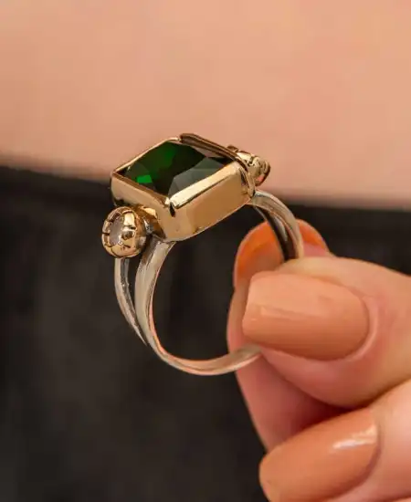 Gümüş Yeşil Zirkon Taşlı Otantik Kadın Yüzük