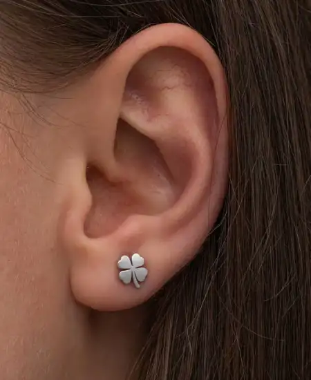 Gümüş Yonca Çivili Kadın Küpe