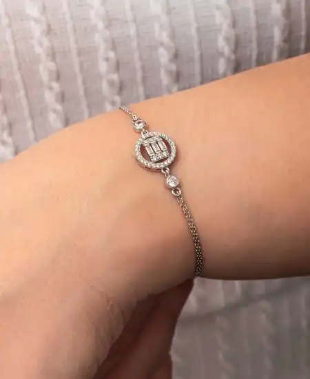 Gümüş Yuvarlak Baget Taşlı Kadın Bileklik