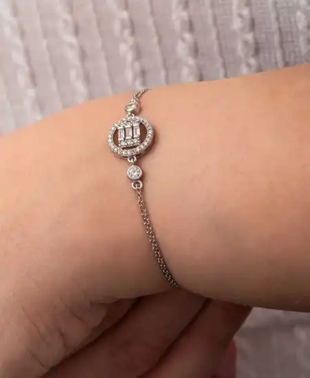 Gümüş Yuvarlak Baget Taşlı Kadın Bileklik