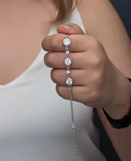 Gümüş Yuvarlak Taşlı Kadın Bileklik