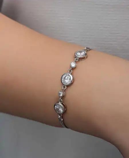 Gümüş Yuvarlak Taşlı Kadın Bileklik