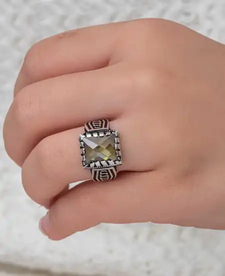 Gümüş Zeytin Yeşili Zirkon Taşlı Çocuk Erkek Yüzük