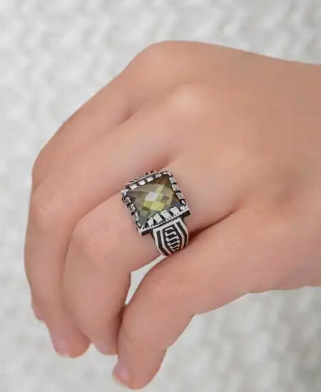 Gümüş Zeytin Yeşili Zirkon Taşlı Çocuk Erkek Yüzük