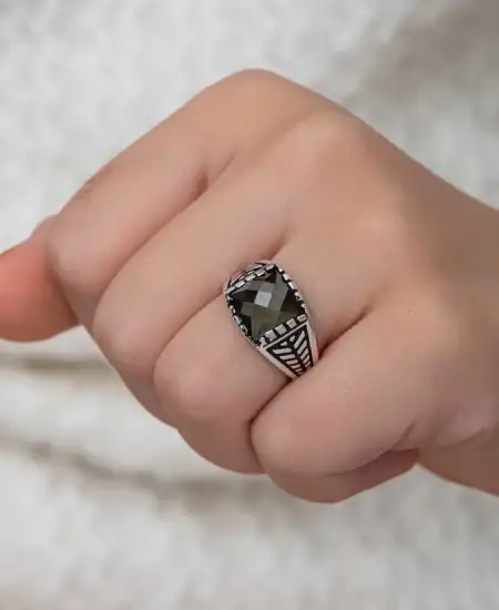 Gümüş Zeytin Yeşili Zirkon Taşlı Çocuk Erkek Yüzük