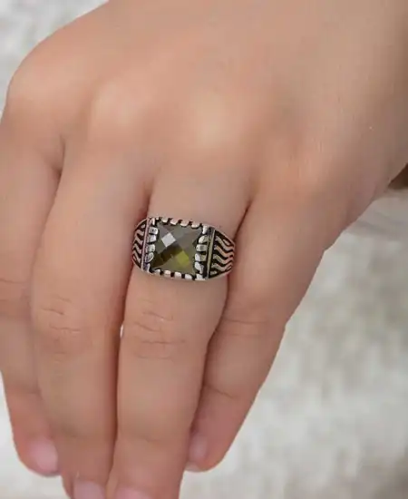 Gümüş Zeytin Yeşili Zirkon Taşlı Çocuk Erkek Yüzük
